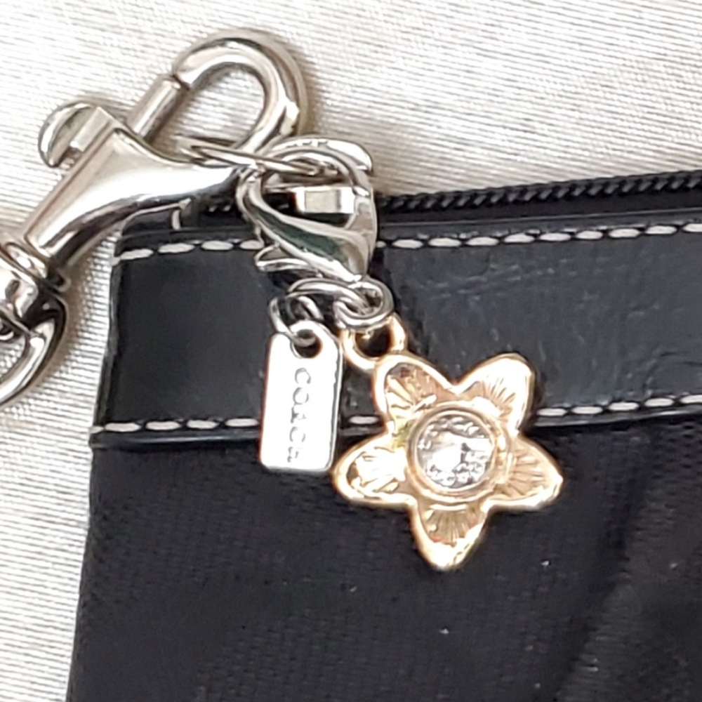 Coach Black Signature Jaquard & Patent Leather Trim Wristlet, EUC - Picture 10 of 13